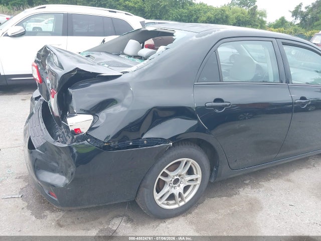 2013 Toyota COROLLA L — миниатюра 17
