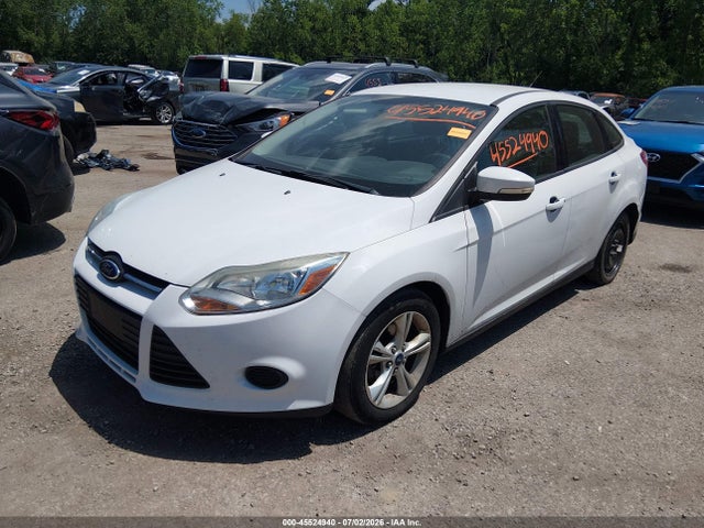 2014 FORD FOCUS SE photo 2