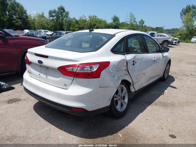 2014 FORD FOCUS SE photo 4