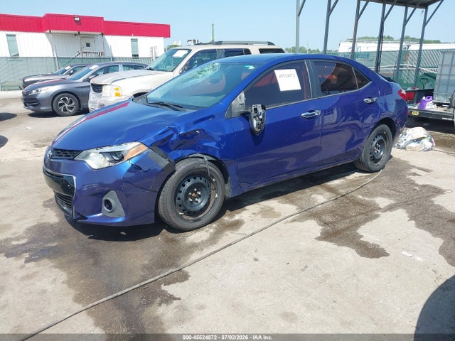 2015 Toyota COROLLA S photo 2