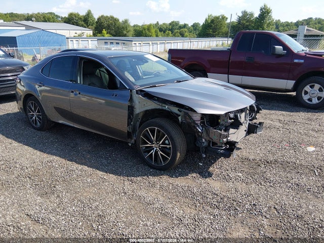 2024 TOYOTA CAMRY XLE