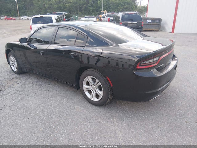 صورة 3 لـ 2021 Dodge CHARGER SXT RWD