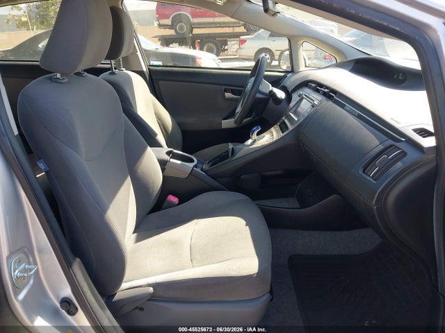 2013 Toyota PRIUS THREE photo 5