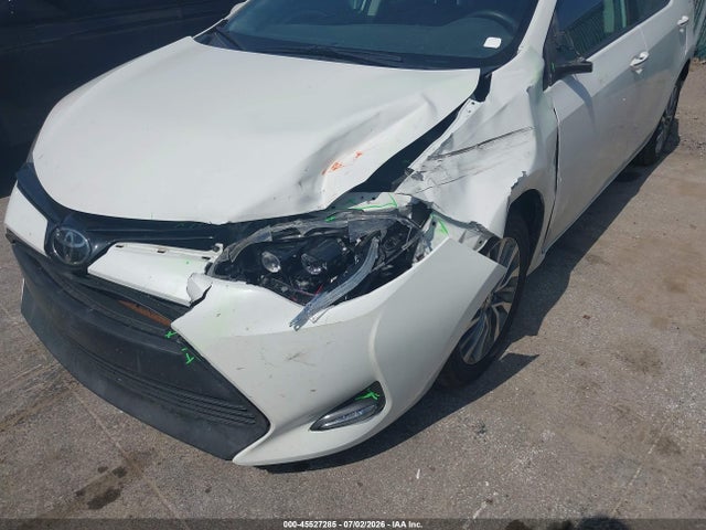 2017 Toyota COROLLA XLE photo 6