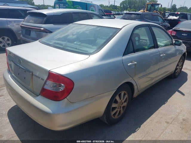 2002 Toyota CAMRY XLE 照片 4
