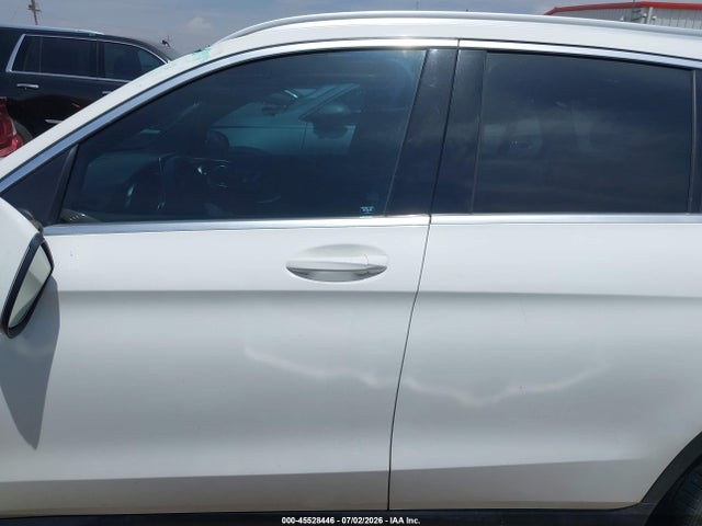 2019 MERCEDES-BENZ GLC 300 4MATIC 13
