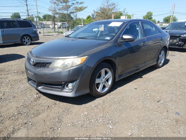 2014 Toyota CAMRY SE — фото 2