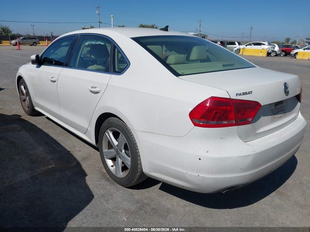 2013 Volkswagen PASSAT 2.0L TDI SE 缩略图 3