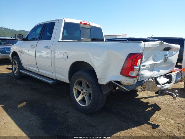 2017 RAM 1500 SLT photo 3