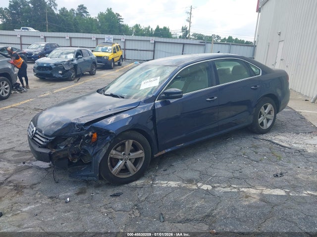 2013 Volkswagen PASSAT 2.5L SE 照片 2