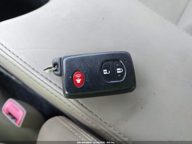 2013 Toyota PRIUS FOUR — миниатюра 11
