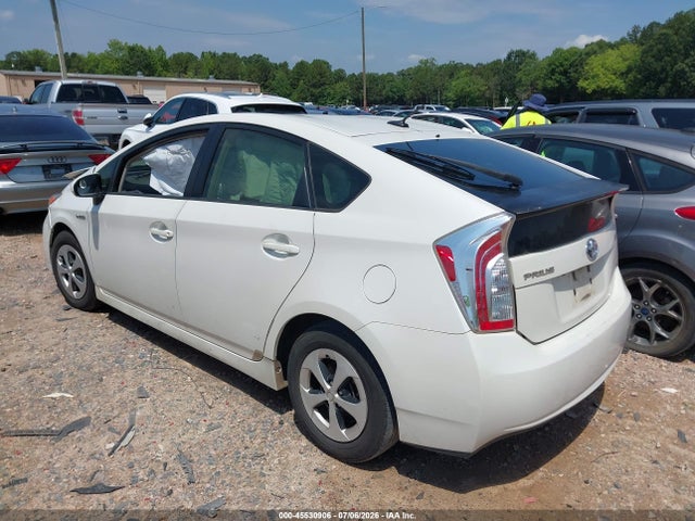 2013 Toyota PRIUS FOUR 照片 3