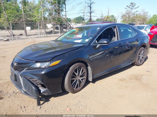 2021 Toyota CAMRY SE — фото 2