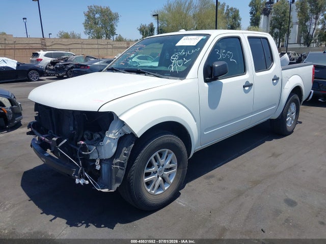 2015 Nissan FRONTIER SV photo 2