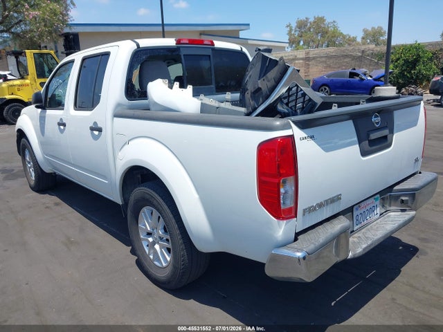 2015 Nissan FRONTIER SV photo 3