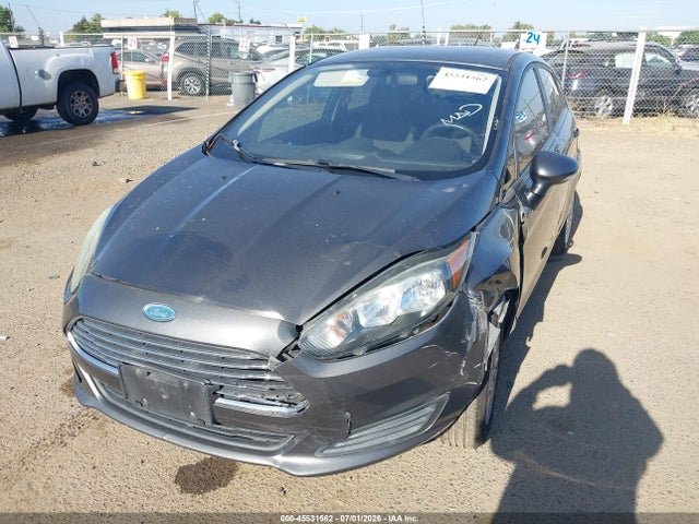 2015 FORD FIESTA SE photo 2