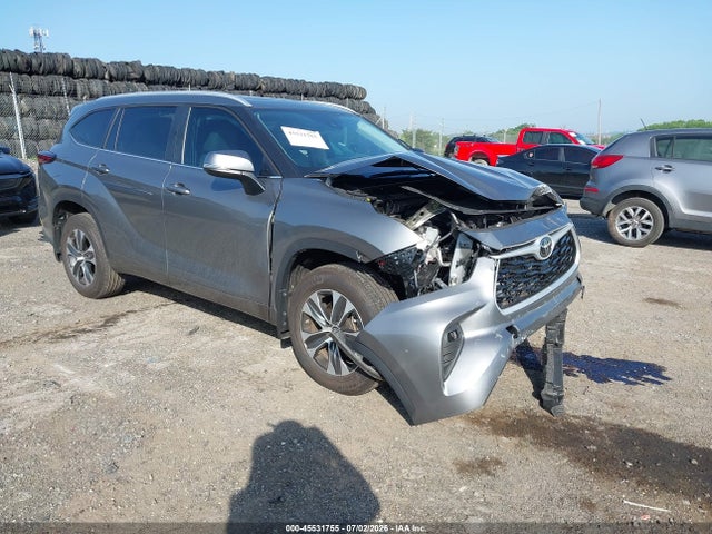 2025 TOYOTA HIGHLANDE XLE