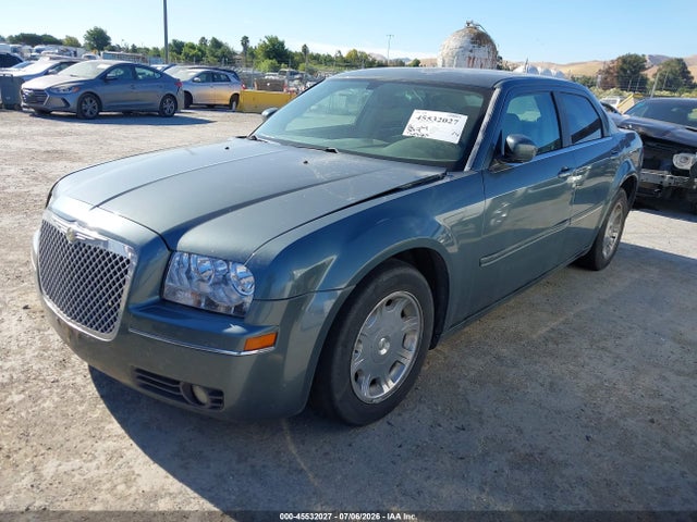 صورة 2 لـ 2005 Chrysler 300 TOURING
