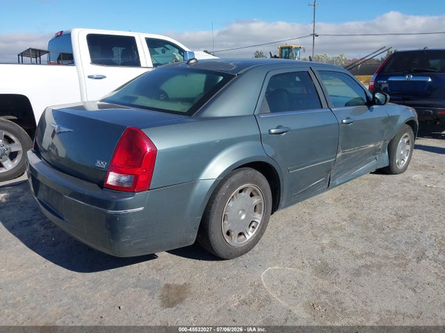 صورة 4 لـ 2005 Chrysler 300 TOURING