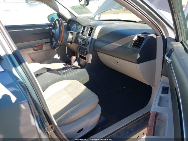 صورة 5 لـ 2005 Chrysler 300 TOURING