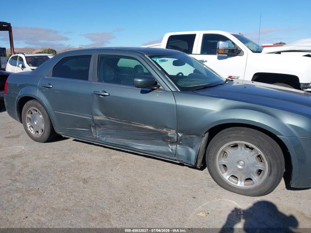 صورة 6 لـ 2005 Chrysler 300 TOURING
