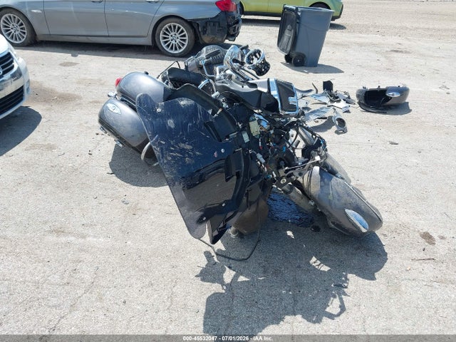 2017 INDIAN MOTORCYCLE CO. ROADMASTER