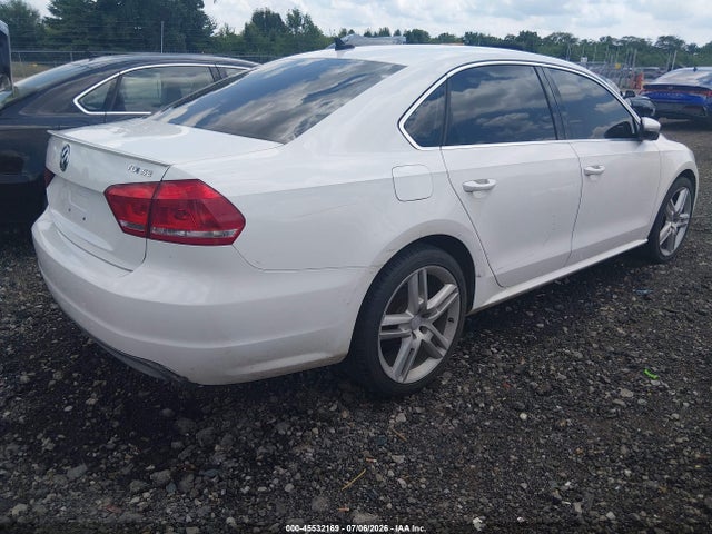 2012 Volkswagen PASSAT 2.0L TDI SE 照片 4
