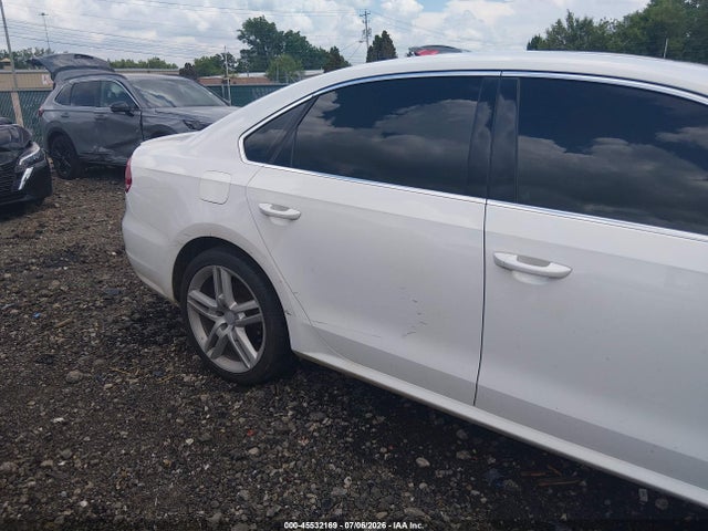 2012 Volkswagen PASSAT 2.0L TDI SE 照片 6