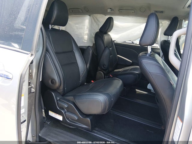 2019 TOYOTA SIENNA SE 8