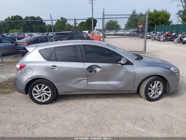 صورة 6 لـ 2013 Mazda MAZDA3 I GRAND TOURING