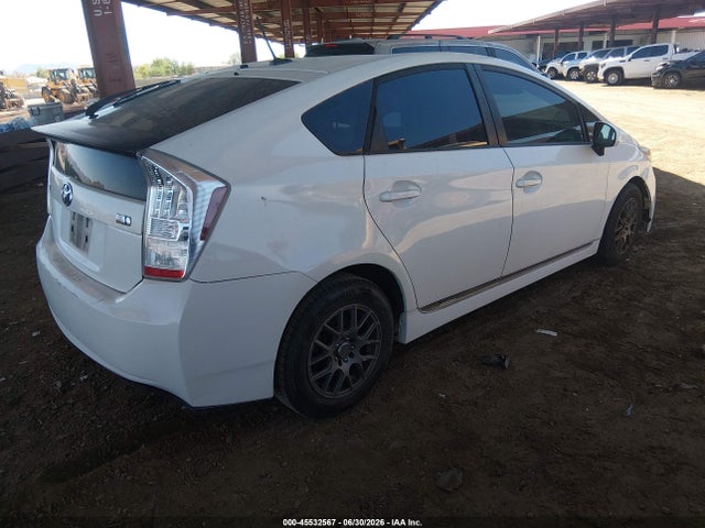 2010 Toyota PRIUS V photo 4