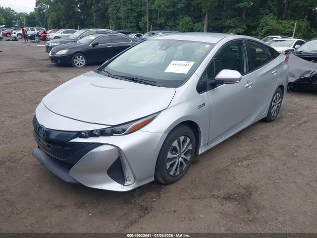 2022 Toyota PRIUS PRIME XLE photo 2