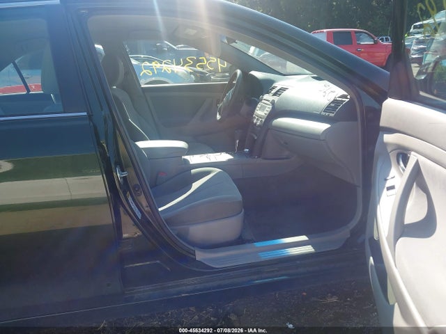 صورة 5 لـ 2010 Toyota CAMRY LE
