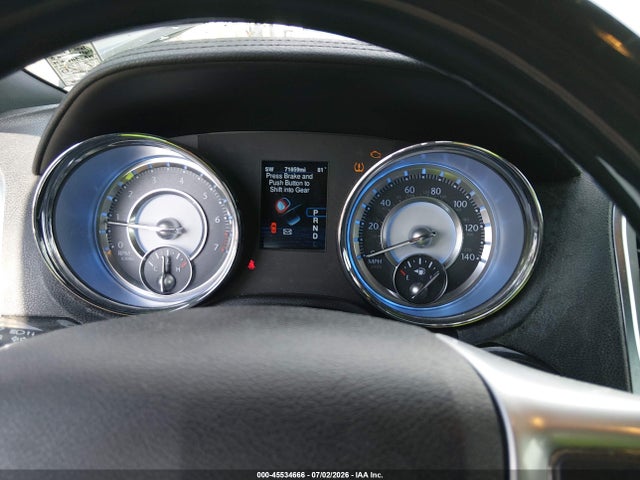 2013 Chrysler 300C 照片 7