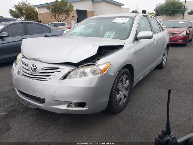 2009 Toyota CAMRY LE photo 2