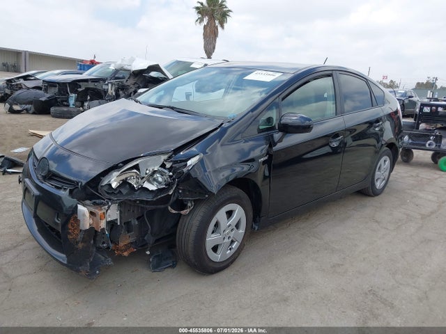 2011 Toyota PRIUS THREE photo 2