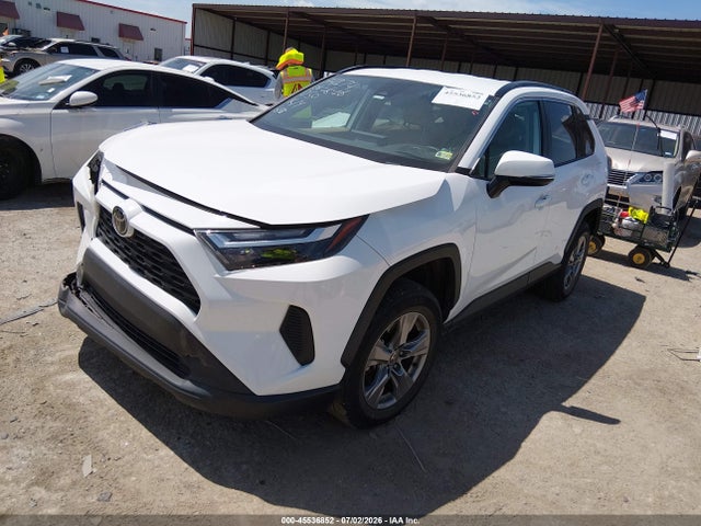 2023 TOYOTA RAV4 XLE 2