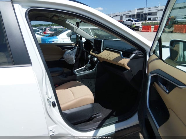 2023 TOYOTA RAV4 XLE 5