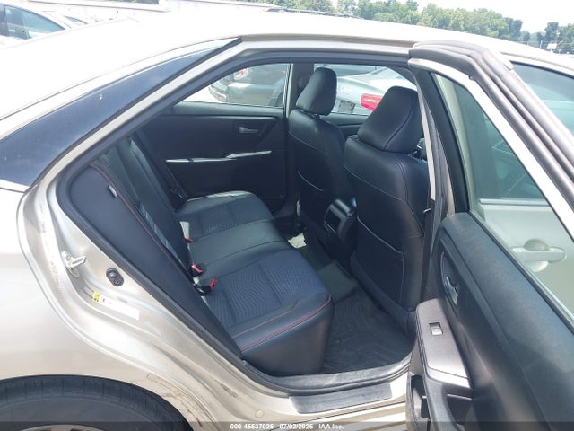 2015 Toyota CAMRY SE photo 8