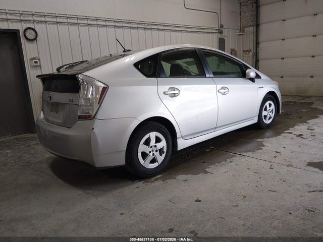 2011 Toyota PRIUS THREE — фото 4