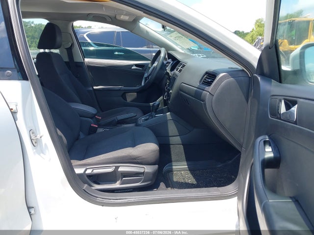 صورة 5 لـ 2016 Volkswagen JETTA 1.4T S
