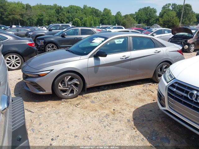 2025 Hyundai ELANTRA SEL SPORT 照片 2