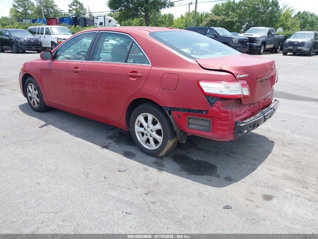 2011 Toyota CAMRY LE photo 3