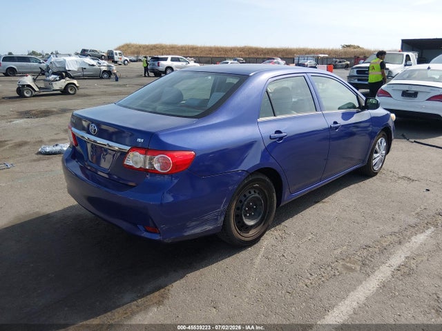2013 Toyota COROLLA LE photo 4