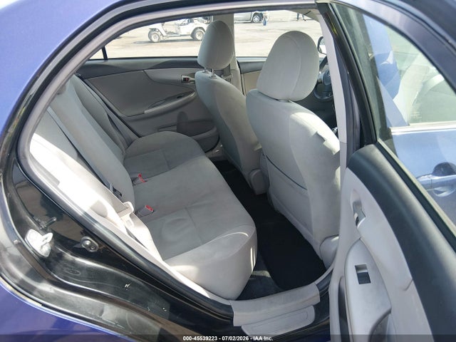 2013 Toyota COROLLA LE photo 8
