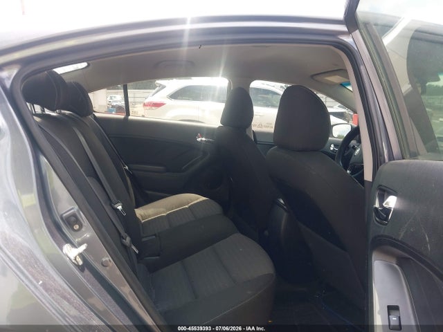 صورة 8 لـ 2018 KIA FORTE S