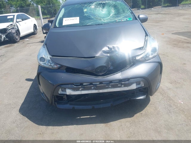 صورة مصغرة 6 لـ 2015 Toyota PRIUS V THREE