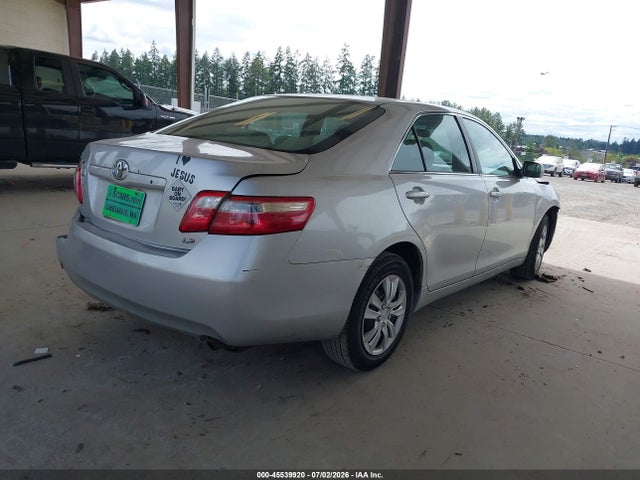 2009 Toyota CAMRY LE photo 4