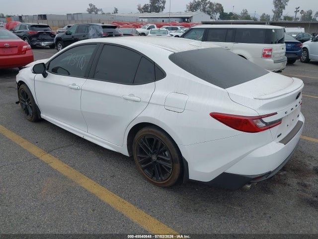 2025 Toyota CAMRY SE photo 3