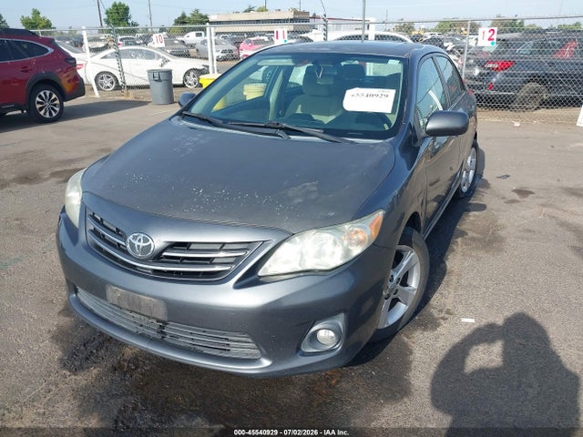 2013 Toyota COROLLA LE 照片 2